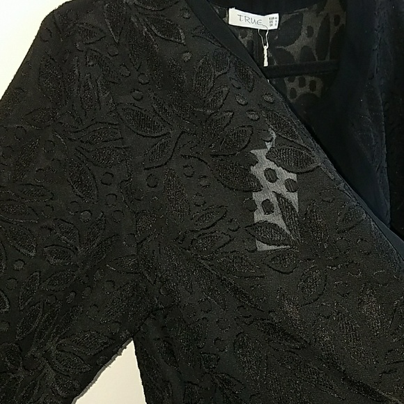 Cape - Picture 7 of 8